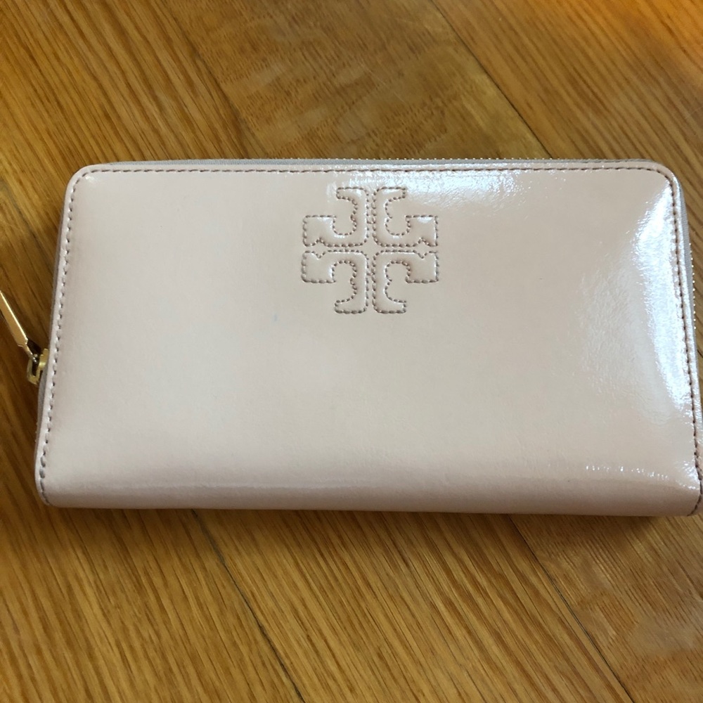 Tory Burch wallet